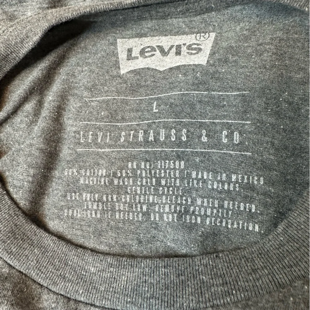 Levis Mens Large L T Shirt Gray Spellout Short Sleeve Casual Crew Neck Palm Tree